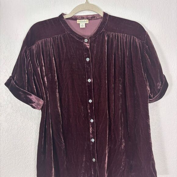 Sundance Women's Maroon Velvet Button Down Front Short Sleeve Top Size Small - Picture 3 of 6
